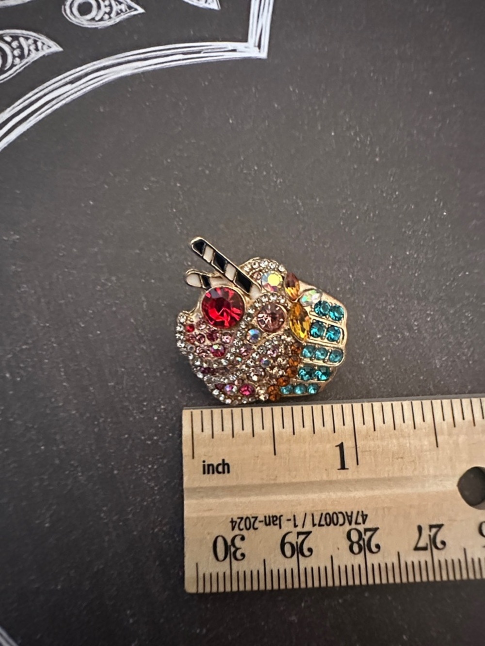 Crystal Cupcake Brooch Pin - Multicolor - Picture 3 of 5